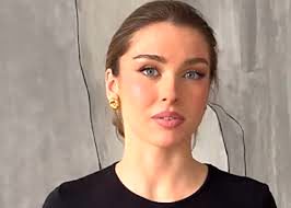 ویدیویی از مدل اهل روسیه در حال تبلیغ حجاب