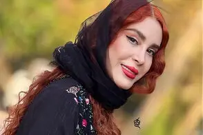 چهره متفاوت گلشید بحرایی با موهای مسی در یک کنسرت