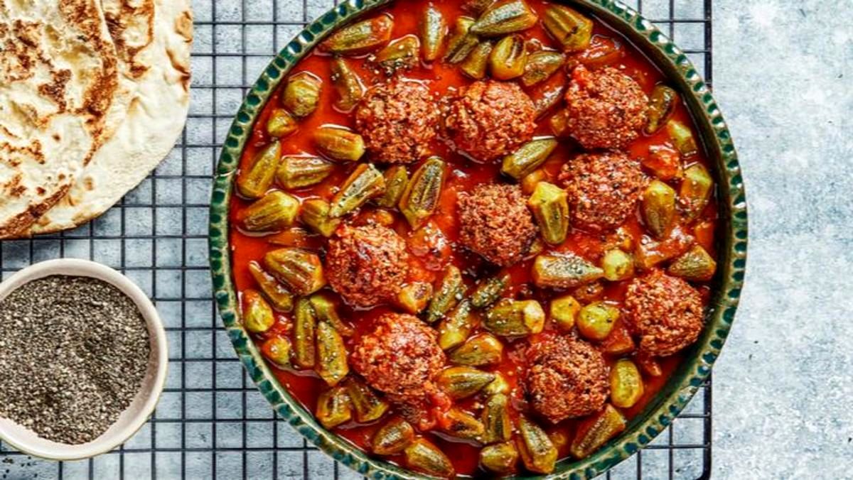 طرز تهیه خورش بامیه با کوفته قلقلی