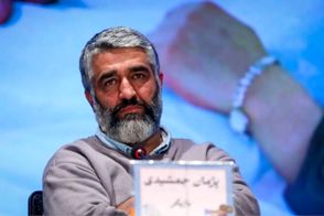 تخریب عکس پژمان جمشیدی در مترو تهران!