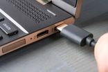 5 چیزی که هرگز نباید به پورت USB لپ‌تاپ خود وصل کنید