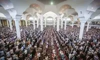دو دختر جوان با استایل متفاوت در راهپیمایی تهران