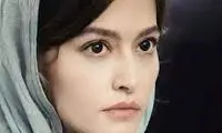 عکس تلخ پردیس احمدیه با سنگ مزار پدرش