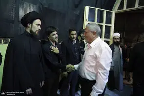 فرزند سیدحسن خمینی در مراسم ختم مادربزرگش