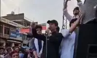 لحظه وقوع انفجار انتحاری در پاکستان