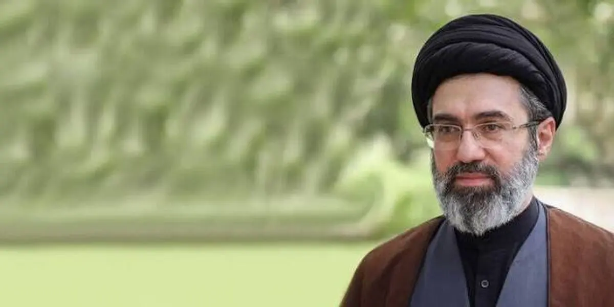 مداح قمی: رهبر انقلاب در شب مراسم تدفین حضور داشتند