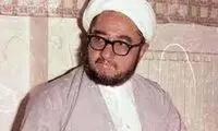 حرکت خطرناک روحانی مشهور مقابل زنان انقلابی