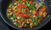 با این طرز تهیه چیلی قارچ، به خورشت نیازی نیست