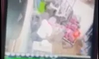  لحظه آوار شدن سقف و دیوار آشپزخانه رستوران