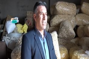 کشف ۶ تن پُفک و اسنک که با مواد صنعتی رنگ می‌شد!