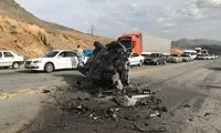 مچاله شدن وحشتناک پژو زیر چرخ‌های کامیون