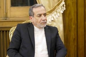 قاب‌های جدیدی که از عراقچی در نجف وایرال شد