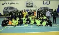 اقدام جذاب خانم‌گل فوتسال با حضور آقای ستاره!