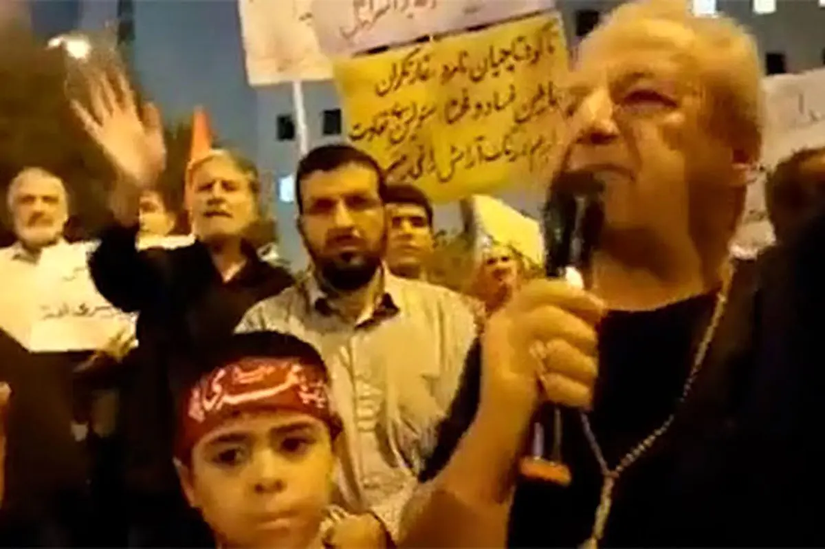 کارگردان سینما: پزشکیان زیر گلوی رهبر انقلاب شمشیر گذاشته!