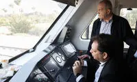 تصاویری خاص از پزشکیان هنگام بازدید از راه‌آهن تهران