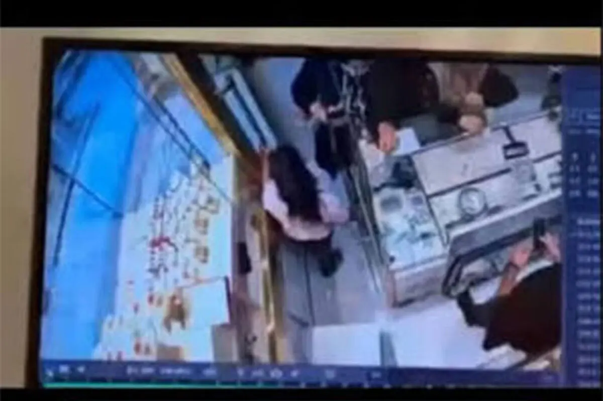 شاهکاری که یک دختر بچه در طلافروشی رقم زد!