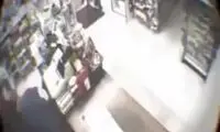 لحظه وحشتناک ورود ببر به یک مغازه