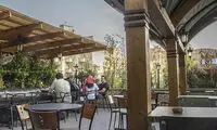 رستوران به زبان انگلیسی! این ادا بازی‌ها چیه؟