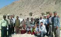 خانواده ای عجیب در کوه‌های بوشهر +عکس