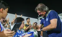 هواداران استقلال ساپینتو را کچل کردند