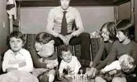 مالدینی و پسرانش در یک قاب