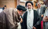 عکس: بوسه وزیر اطلاعات بر دستان پدرش