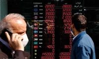 بازار داغ فروش ارز، از ترس دلار ۲۰هزار تومانی!