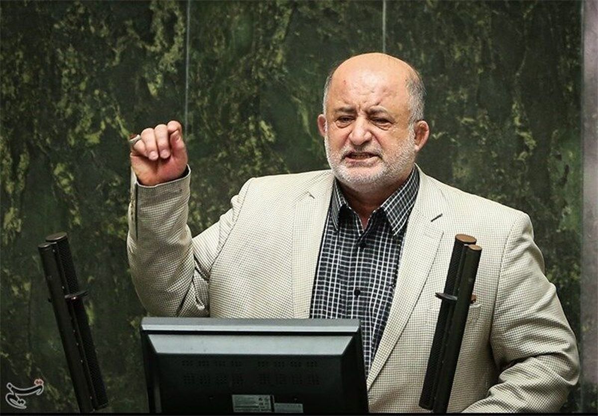 قاضی‌پور: به مدیریت زنان اعتقادی ندارم!