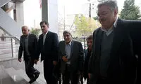 عکس: ورود فرهادی به ساختمان «هرمزان»