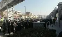 تجمع اعتراضی سهامداران بورس مقابل مجلس