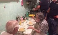 اقدام جالب پلیس نسبت به زوج سالمند گریان