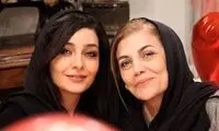 ساره بیات و مادرش