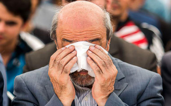 اشک های وزیر در مراسم تشییع گلبارنژاد