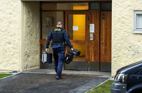 بازداشت مادر سوئدی به اتهام حبس ۳۰ساله پسرش