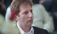بابک زنجانی ایده جنجالی رائفی‌پور را کپی کرد!