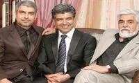 عکس: مهدی پاکدل در کنار برادرانش