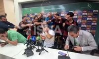 آب‌بازی نشست خبری دین‌محمدی را بهم زد