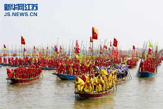 جشنواره سنتی قایقرانی در چین +عکس
