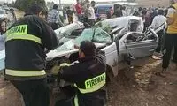 برخورد پژو ۴۰۵ با تیر برق