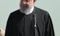 روحانی در بین سیل‌زده‌های سیستان و بلوچستان