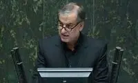 حجاب زنان، بیرون از ادارات ۹۰درجه تغییر می‌کند