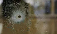 اصابت گلوله در حمله تروریستی شانزه لیزه