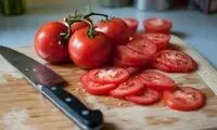 به خاطر این خواص مهم، گوجه‌فرنگی بخورید