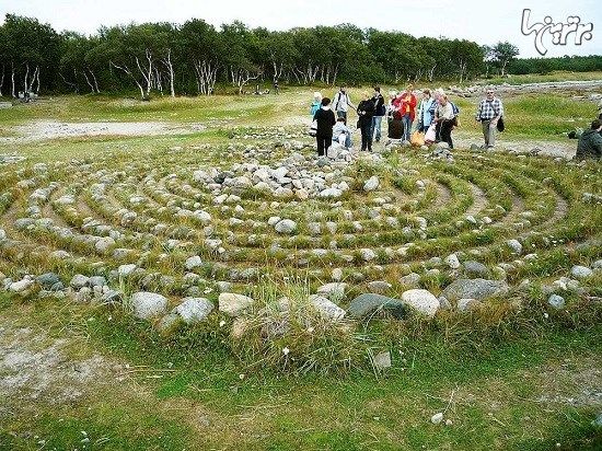 راز مازهای سنگی عجیب در جزیره ای در روسیه