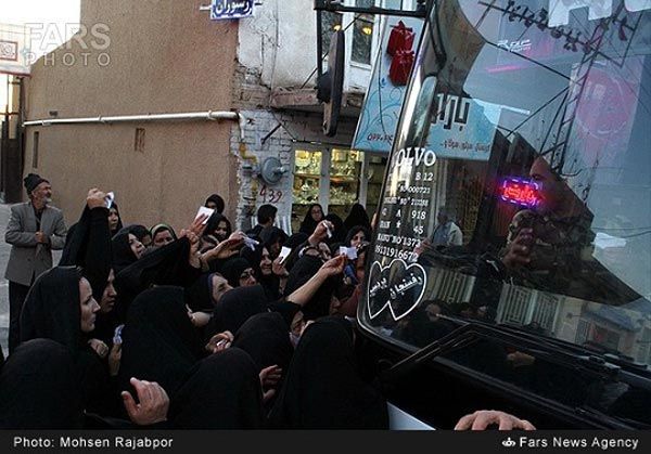 عکس: وسیله نقلیه هاشمی در سفر کرمان