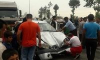 تصادف تریلی منجر به واژگونی پل هوایی شد