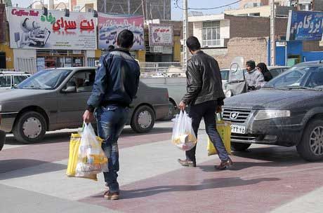 گروگذاری کارت یارانه برای خرید اقلام خوراکی!