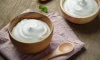 طرز تهیه ماست خانگی؛ سفت و خوشمزه با بافت خامه‌ای