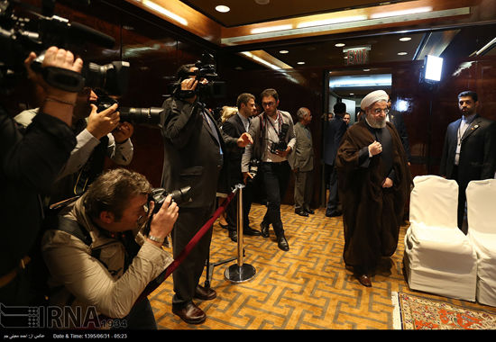 دیدار روحانی با رئیس جمهور فرانسه