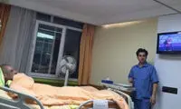 عکس: تماشاگر ویژه استقلال در بیمارستان